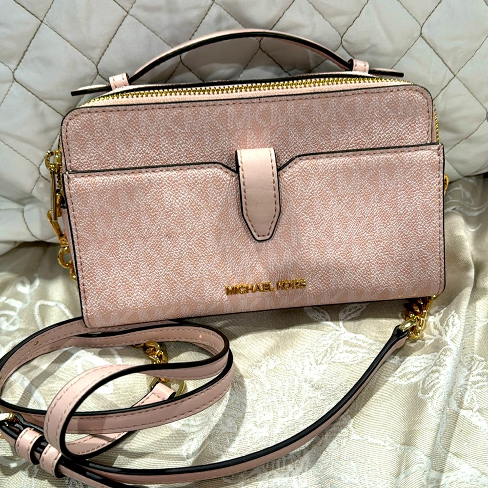 MICHAEL KORS MEDIUM DOUBLE ZIP PHONE CROSSBODY